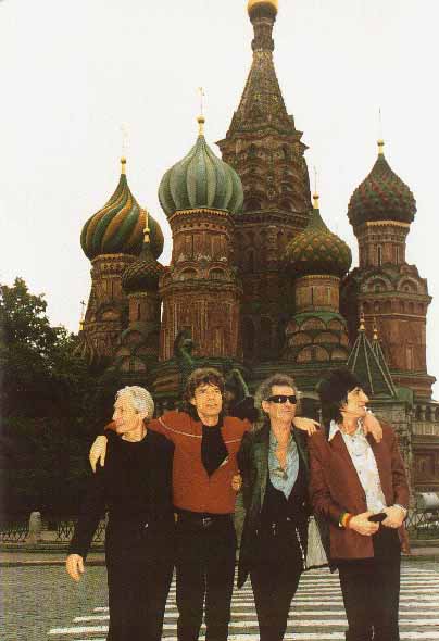 Какие группы приезжали в россию. Rolling Stones в Москве 1998. Концерт Роллинг стоунз в Москве 1998. Группа the Rolling Stones 1998 в Москве. Роллинг стоунз концерт в Москве 1998-1.